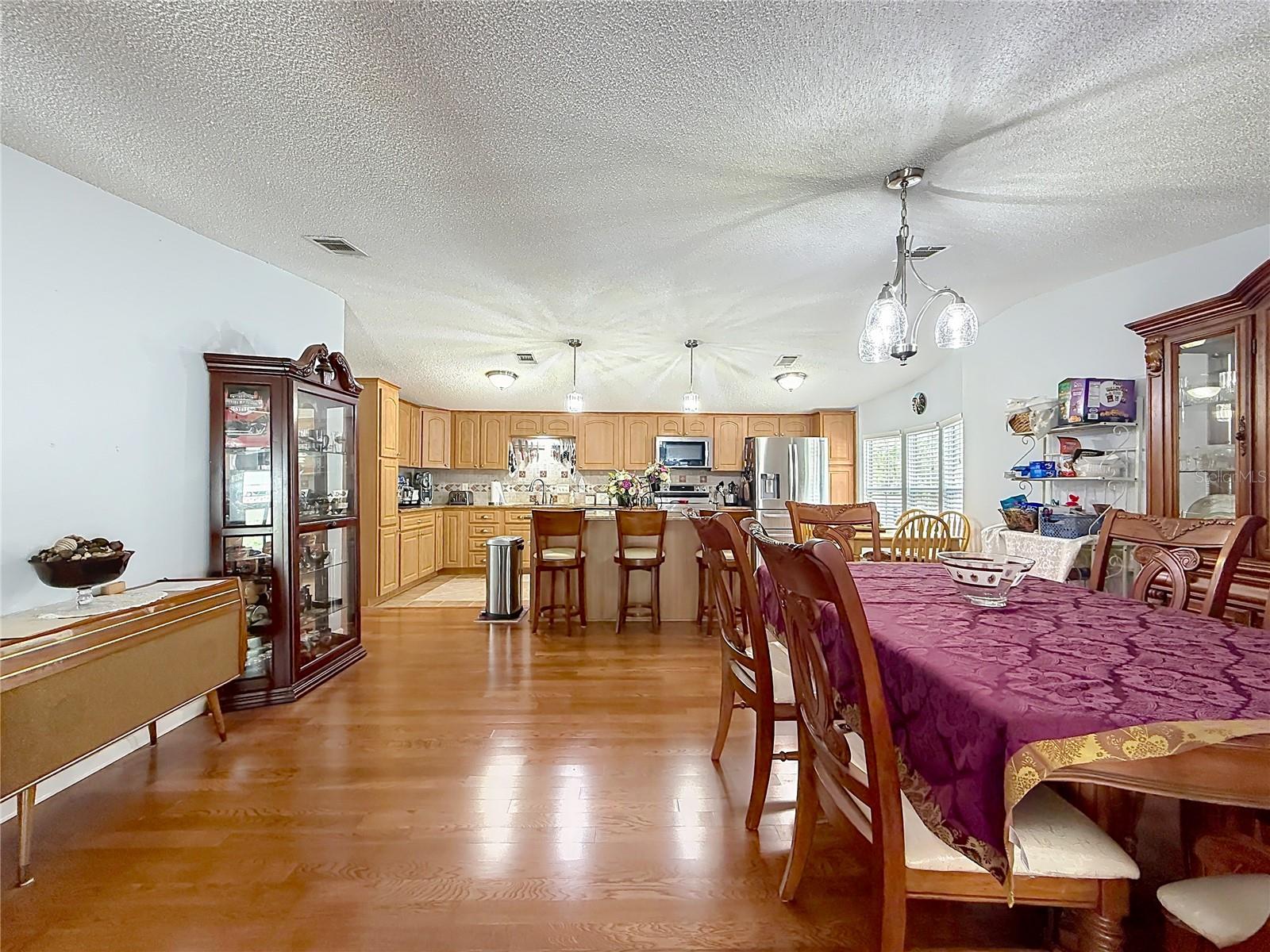 111 MARK AVE, LADY LAKE, FL, 32159