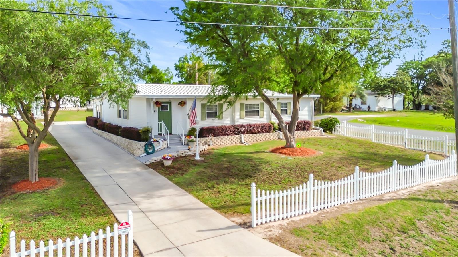 111 MARK AVE, LADY LAKE, FL, 32159