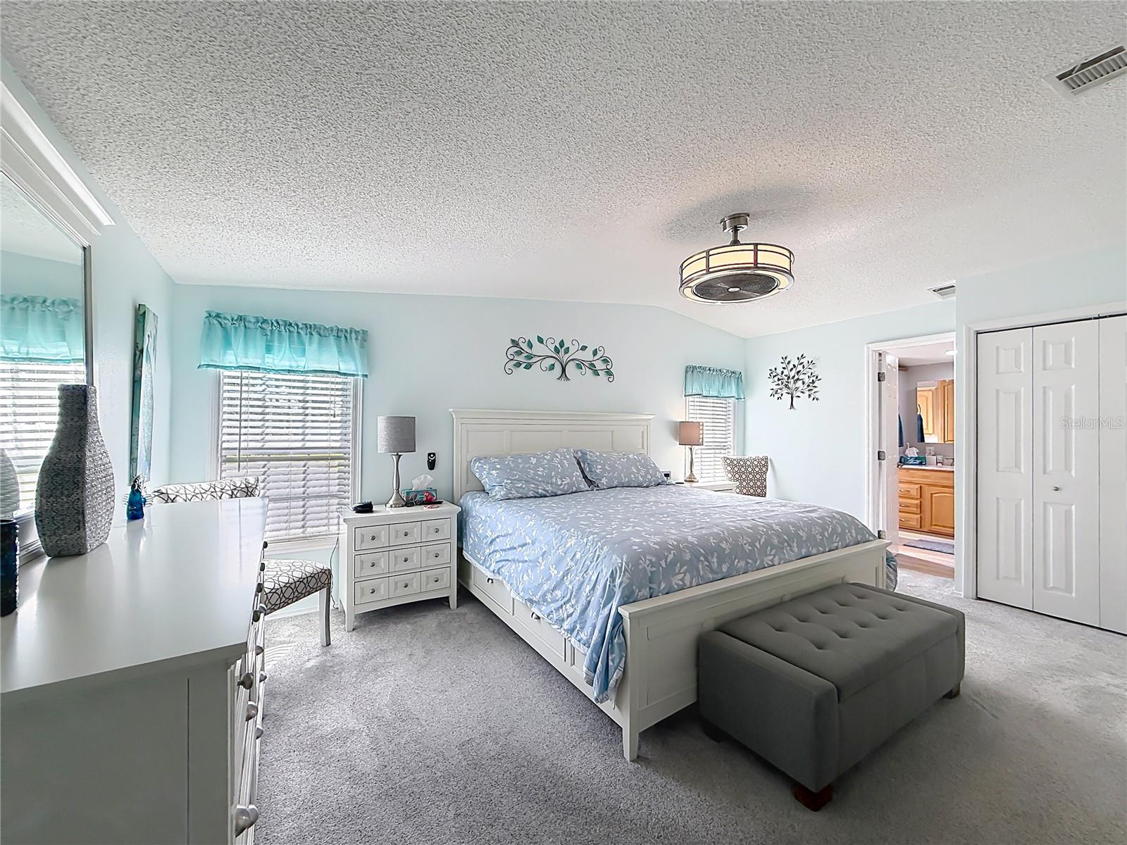 111 MARK AVE, LADY LAKE, FL, 32159