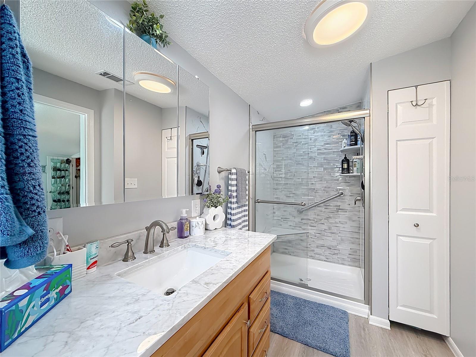 111 MARK AVE, LADY LAKE, FL, 32159