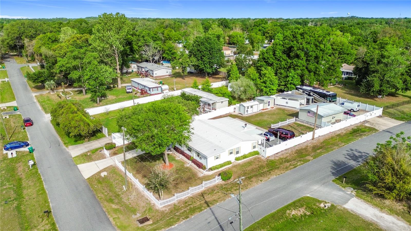 111 MARK AVE, LADY LAKE, FL, 32159