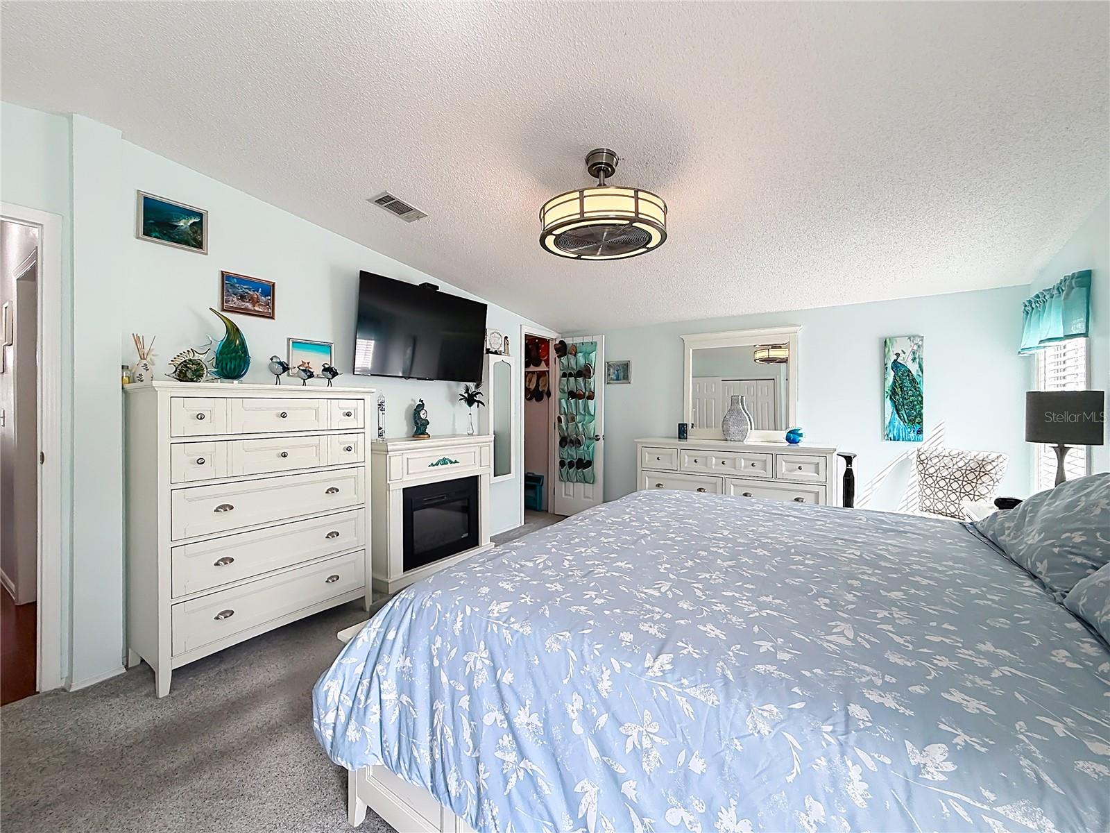 111 MARK AVE, LADY LAKE, FL, 32159
