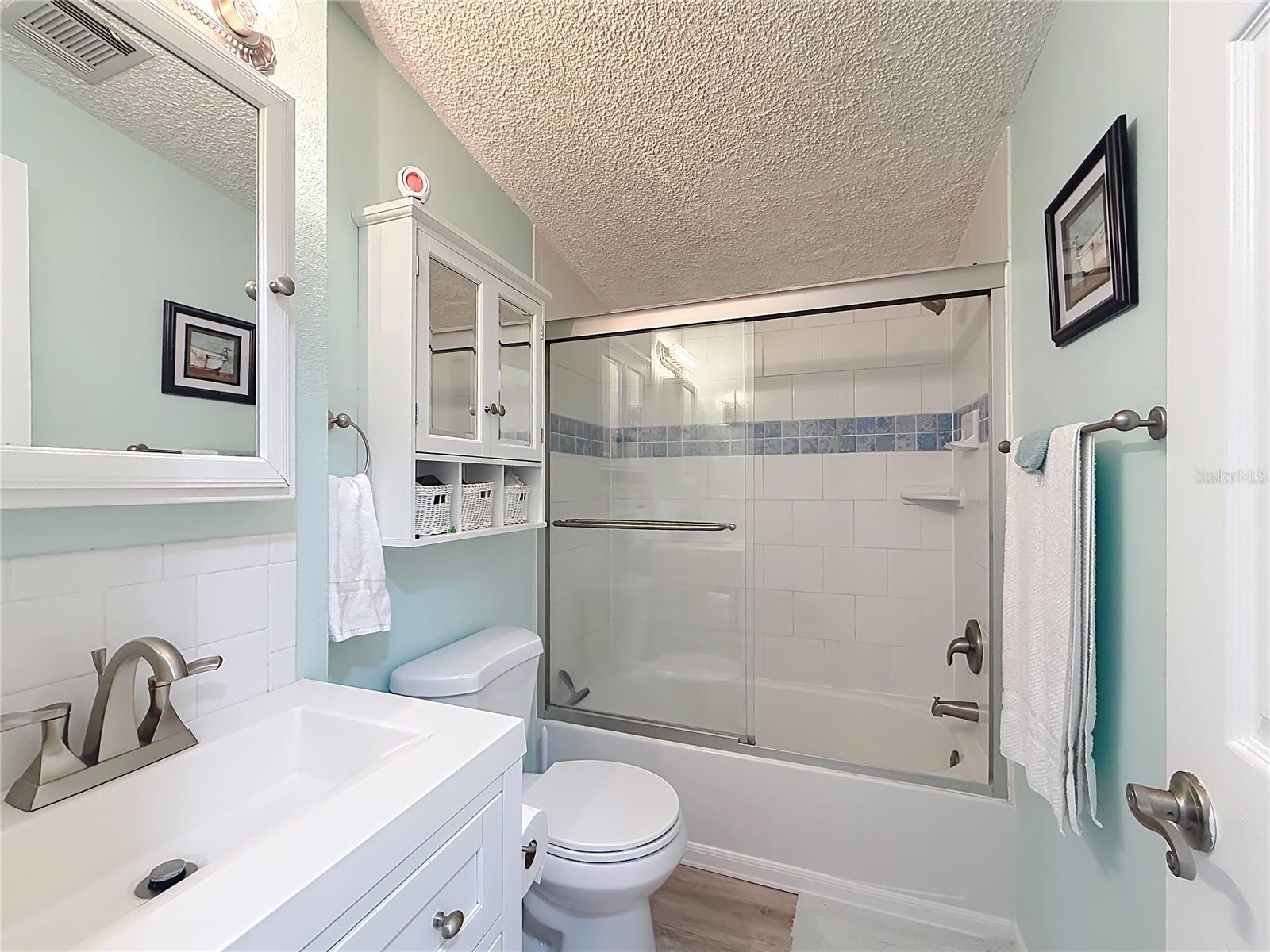 111 MARK AVE, LADY LAKE, FL, 32159
