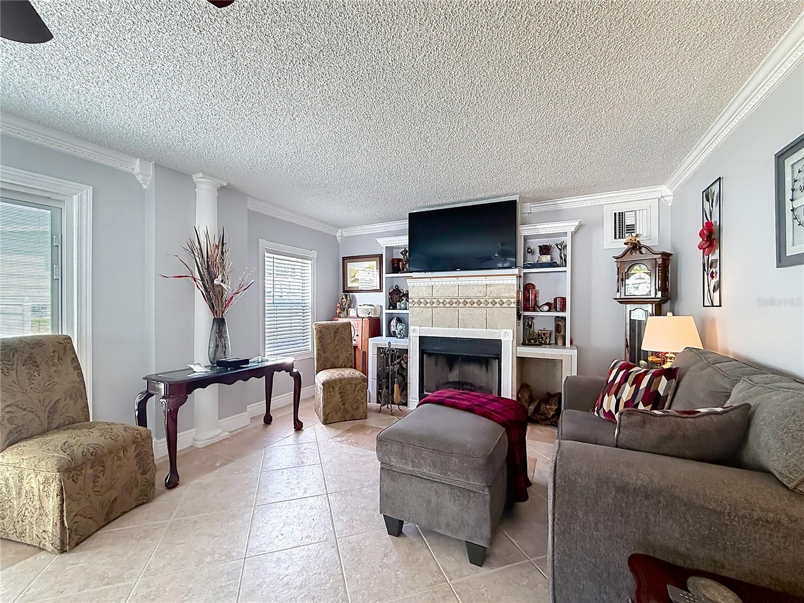 111 MARK AVE, LADY LAKE, FL, 32159