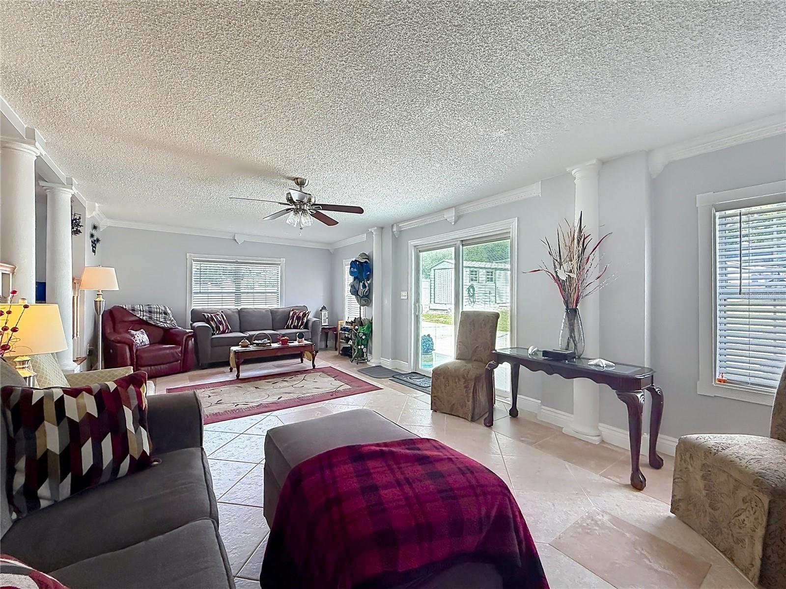 111 MARK AVE, LADY LAKE, FL, 32159