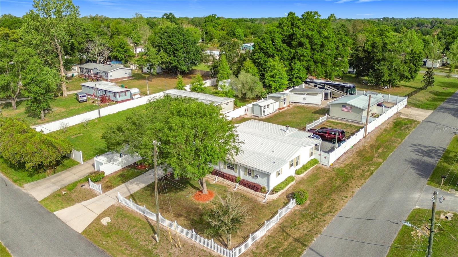 111 MARK AVE, LADY LAKE, FL, 32159