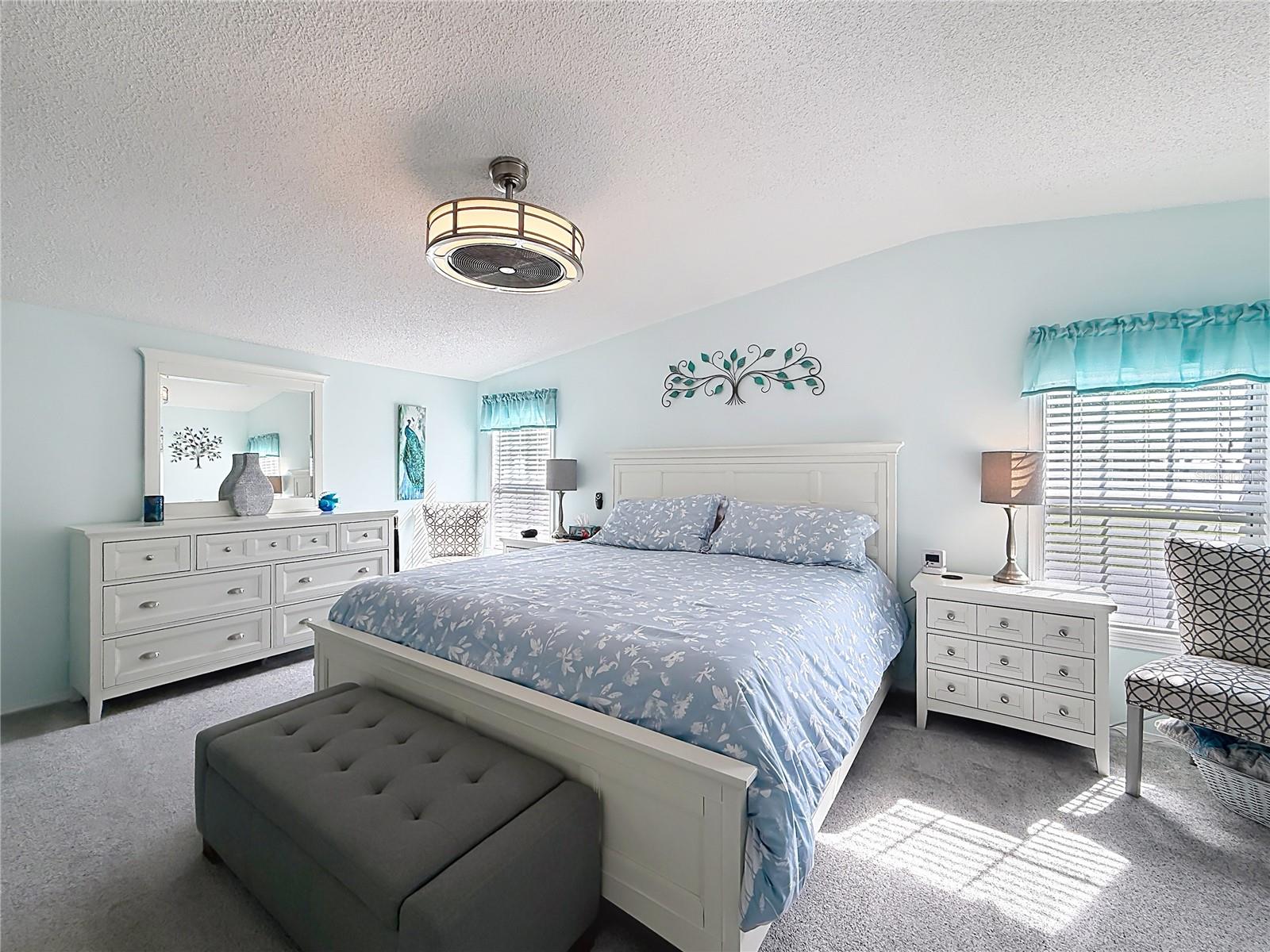 111 MARK AVE, LADY LAKE, FL, 32159