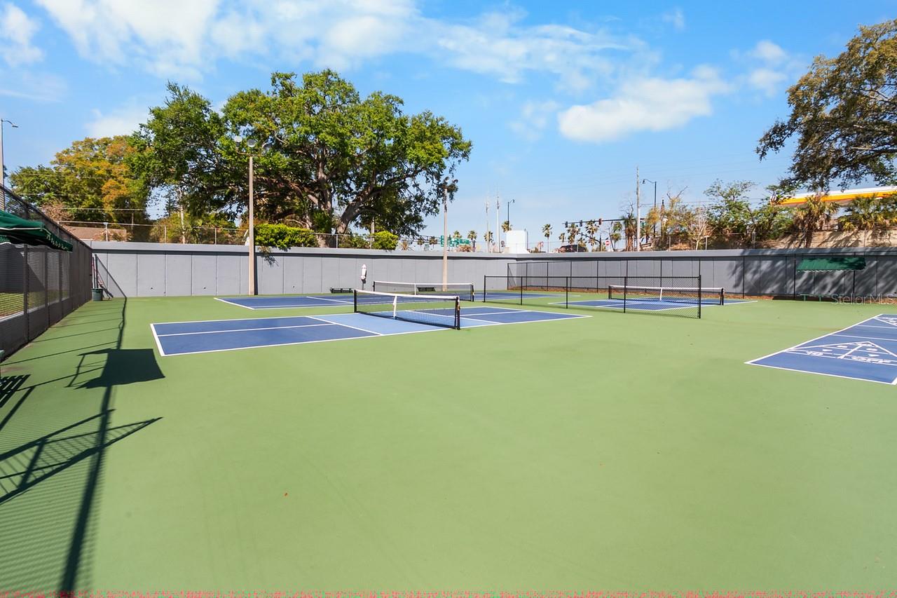 16 ESCONDIDO CIR #223, ALTAMONTE SPRINGS, FL, 32701