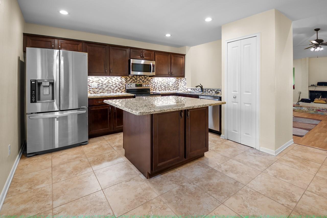 16 ESCONDIDO CIR #223, ALTAMONTE SPRINGS, FL, 32701