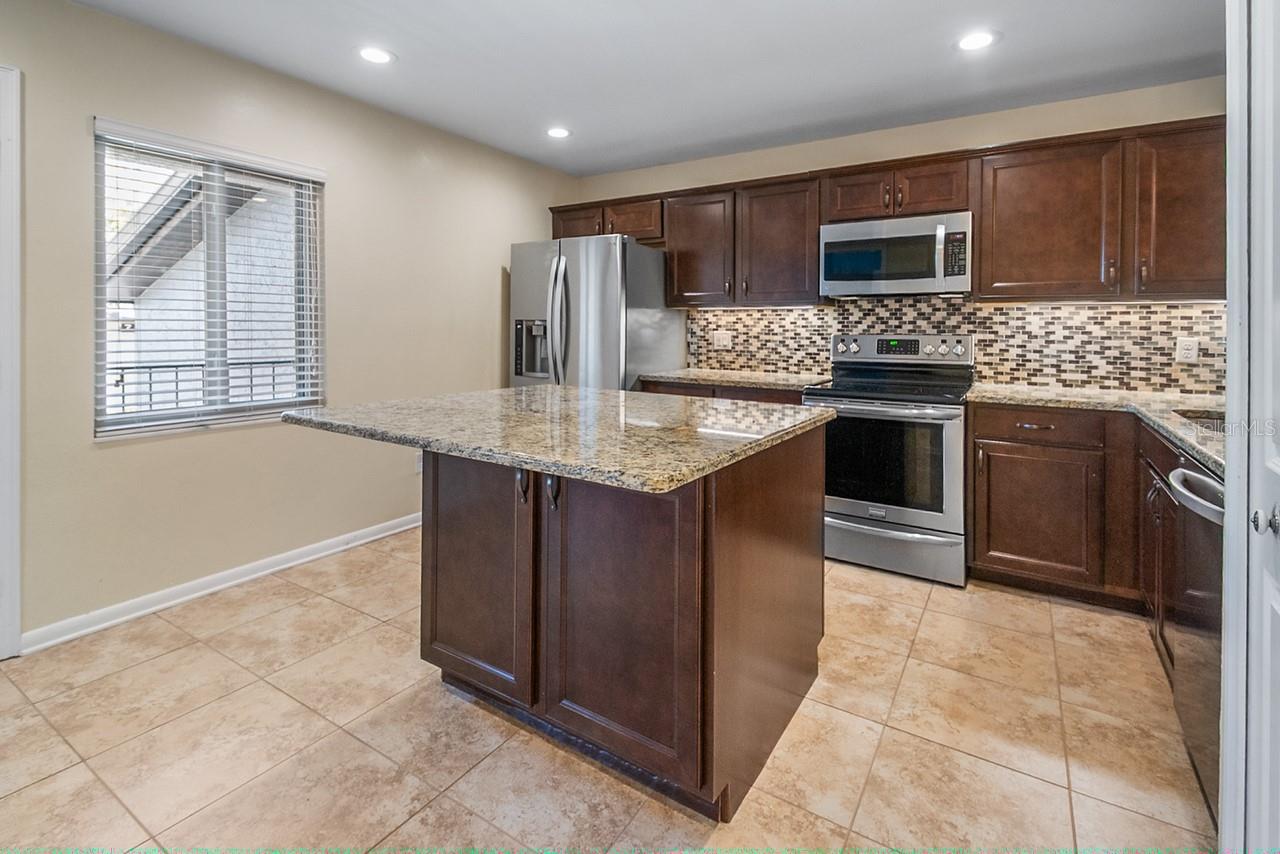 16 ESCONDIDO CIR #223, ALTAMONTE SPRINGS, FL, 32701