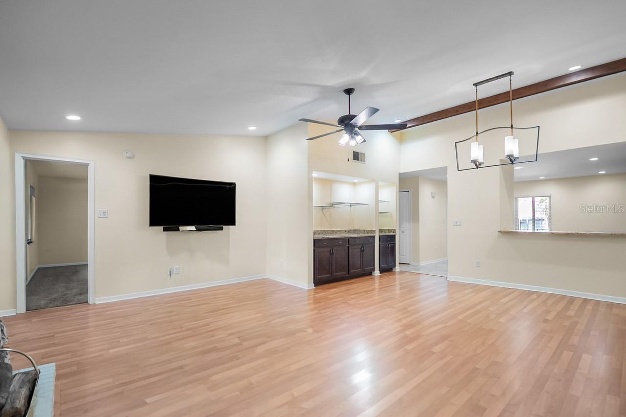 16 ESCONDIDO CIR #223, ALTAMONTE SPRINGS, FL, 32701