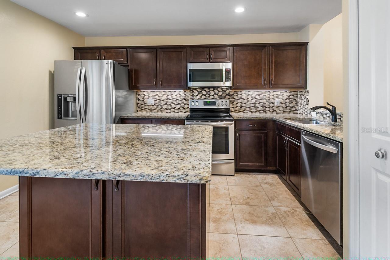 16 ESCONDIDO CIR #223, ALTAMONTE SPRINGS, FL, 32701