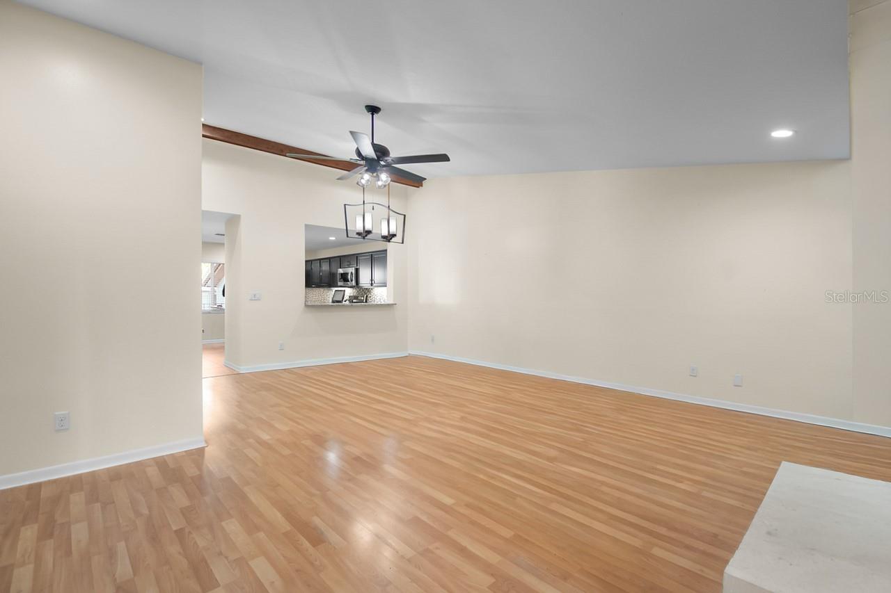 16 ESCONDIDO CIR #223, ALTAMONTE SPRINGS, FL, 32701