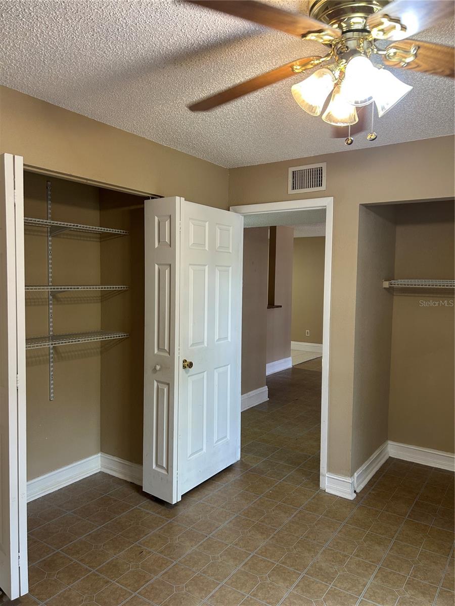 21020 VOYAGER BLVD #2, LAND O LAKES, FL, 34638