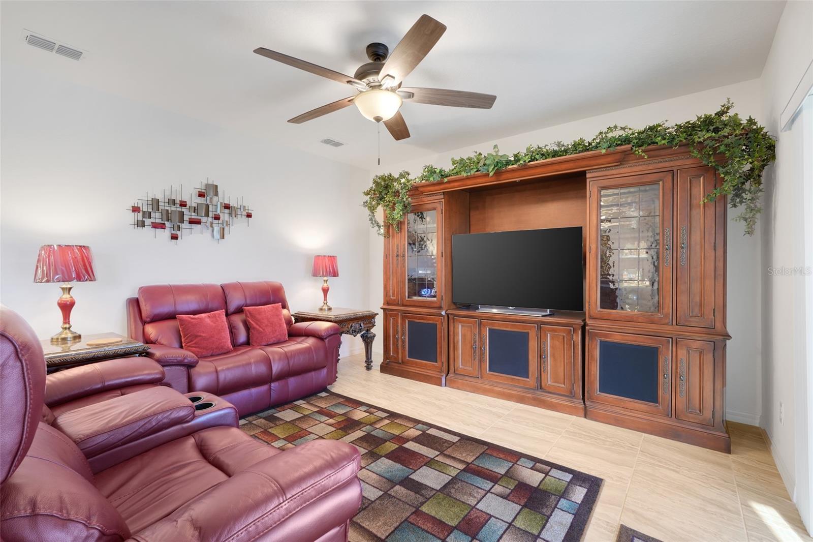 489 KESTREL DR, GROVELAND, FL, 34736