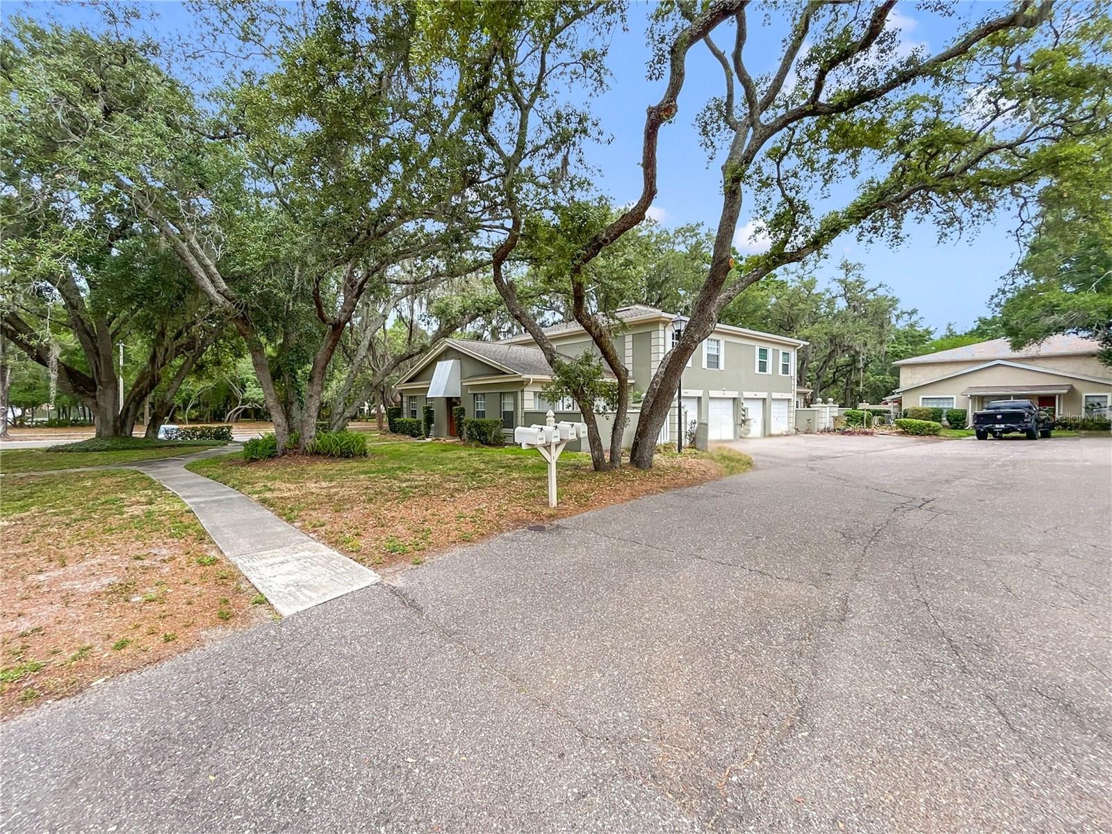 6206 GREENLEAF LN, TAMPA, FL, 33617