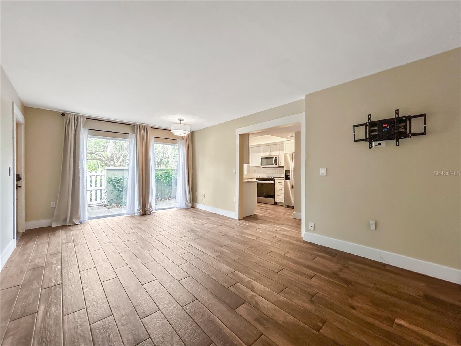 6206 GREENLEAF LN, TAMPA, FL, 33617