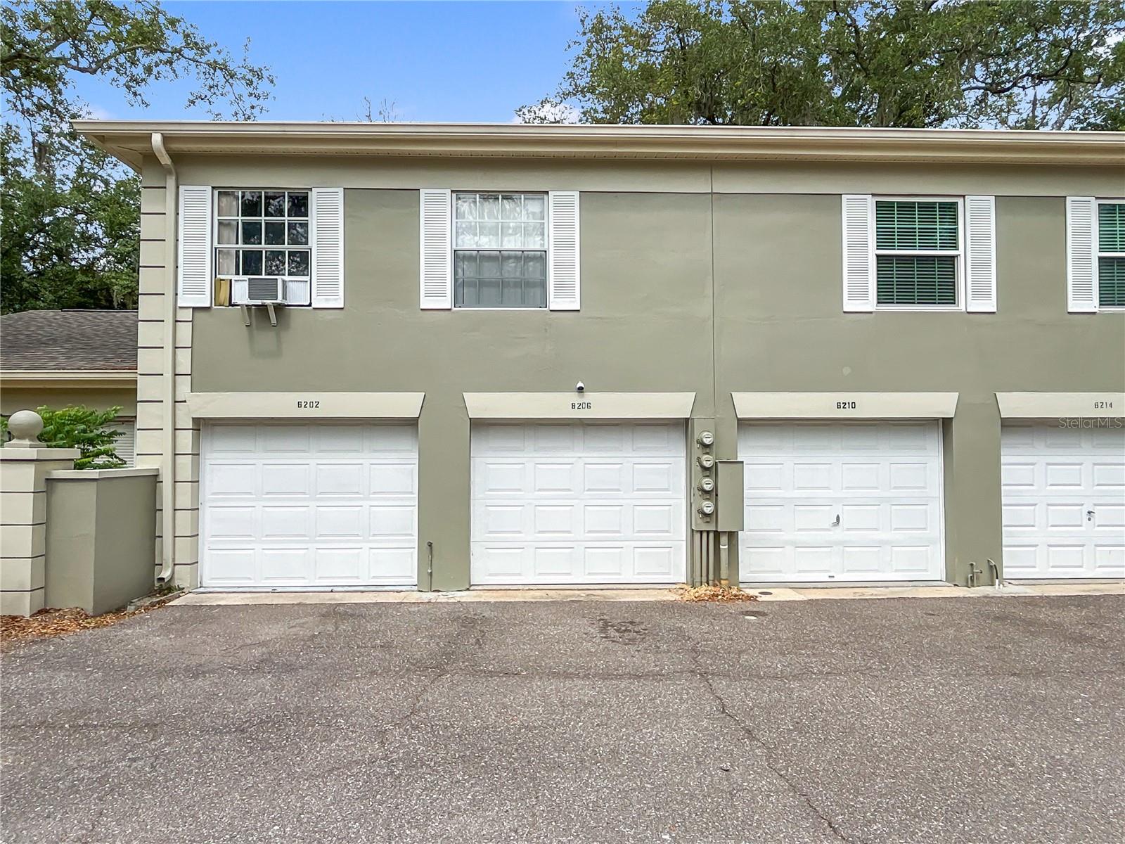 6206 GREENLEAF LN, TAMPA, FL, 33617
