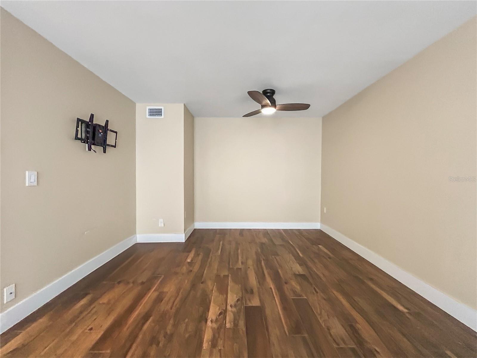 6206 GREENLEAF LN, TAMPA, FL, 33617
