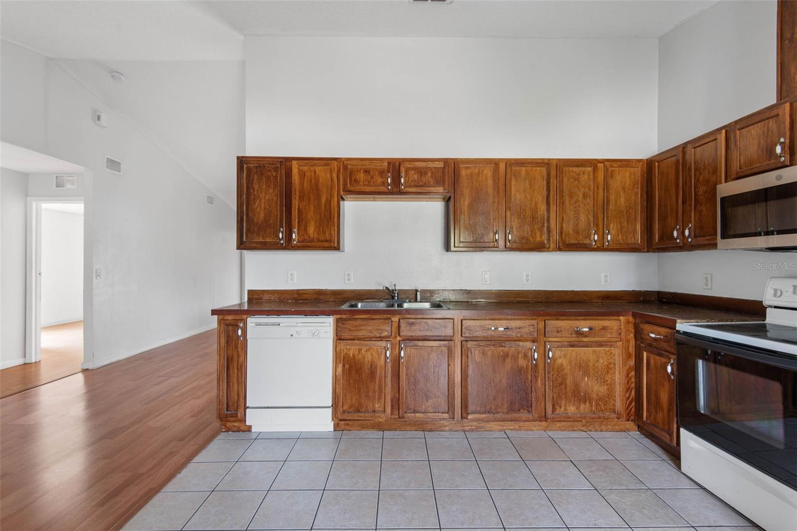8 RAINSTONE LN, PALM COAST, FL, 32164
