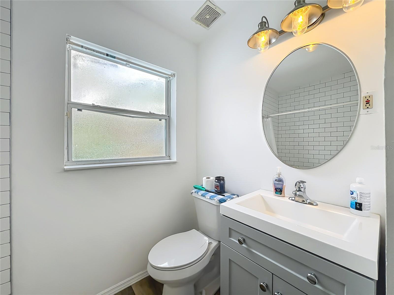 1700 EDMUNDSHIRE RD, ORLANDO, FL, 32812