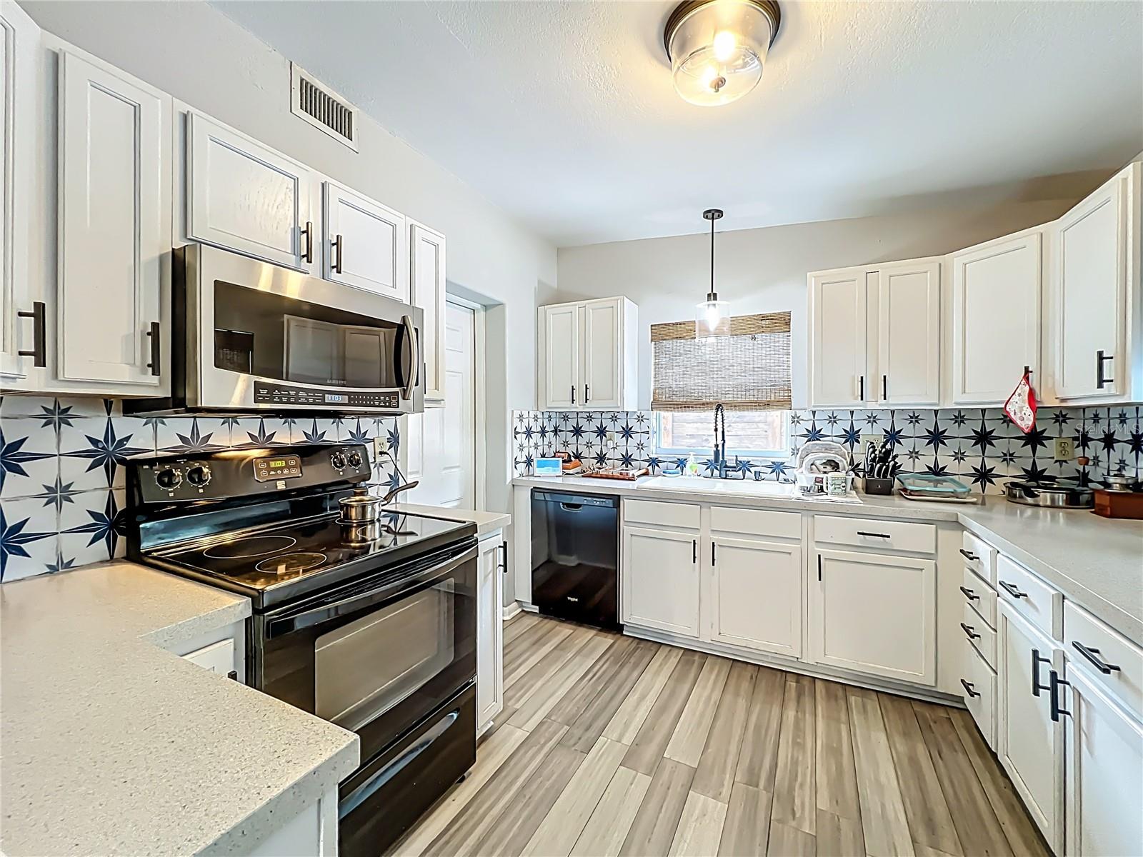 1700 EDMUNDSHIRE RD, ORLANDO, FL, 32812