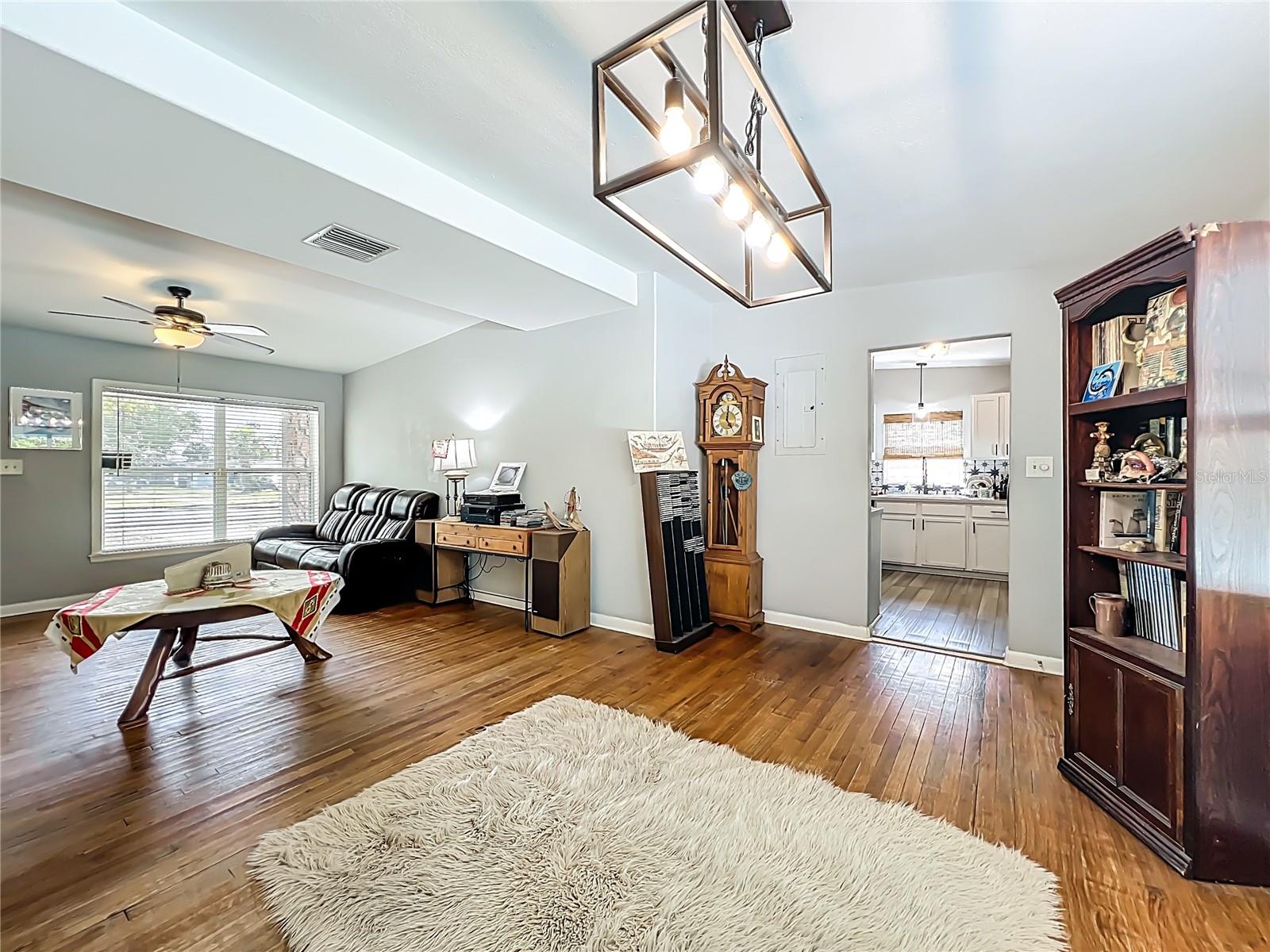 1700 EDMUNDSHIRE RD, ORLANDO, FL, 32812