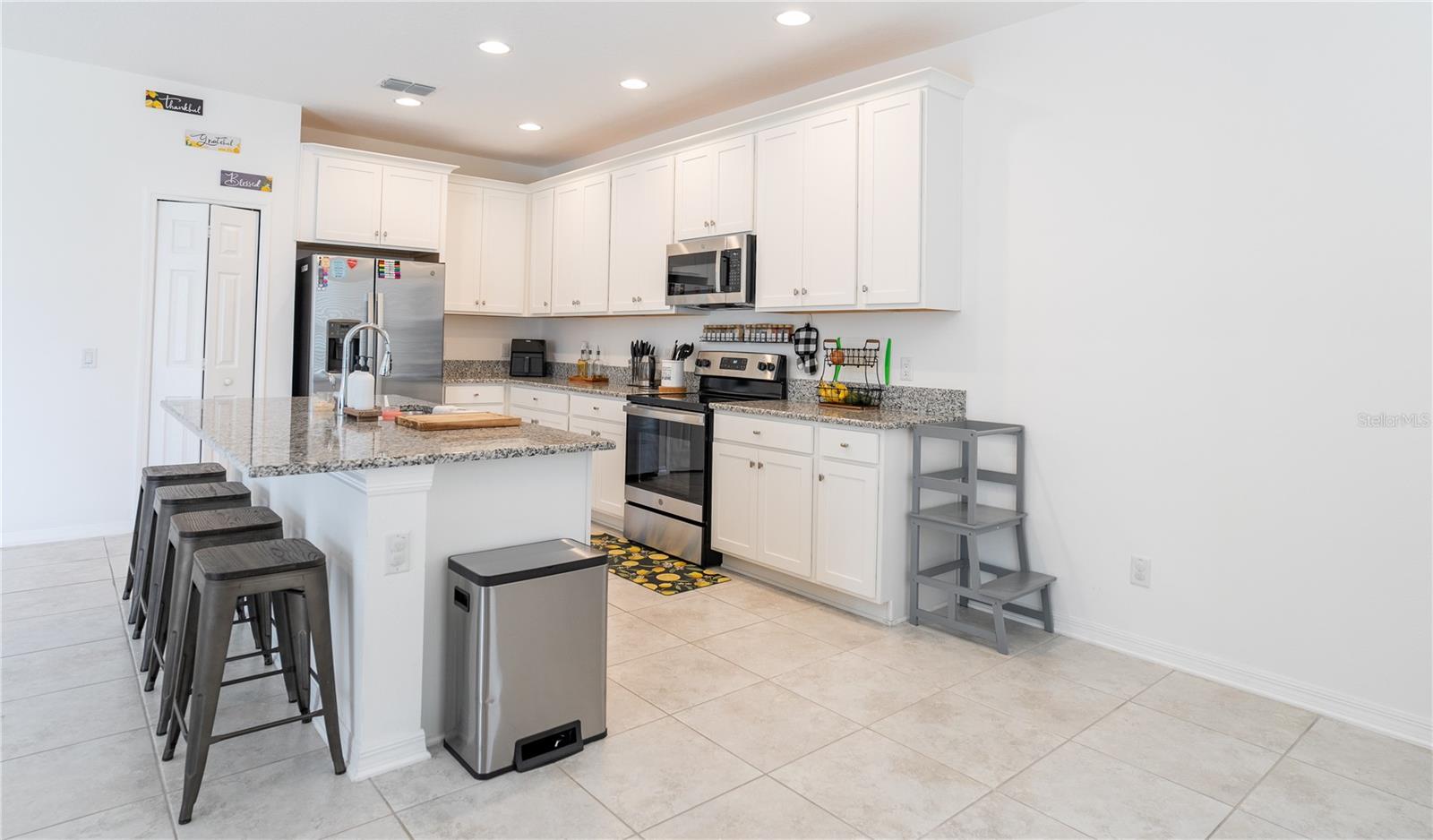 37860 BEACON BRICK DR, ZEPHYRHILLS, FL, 33540