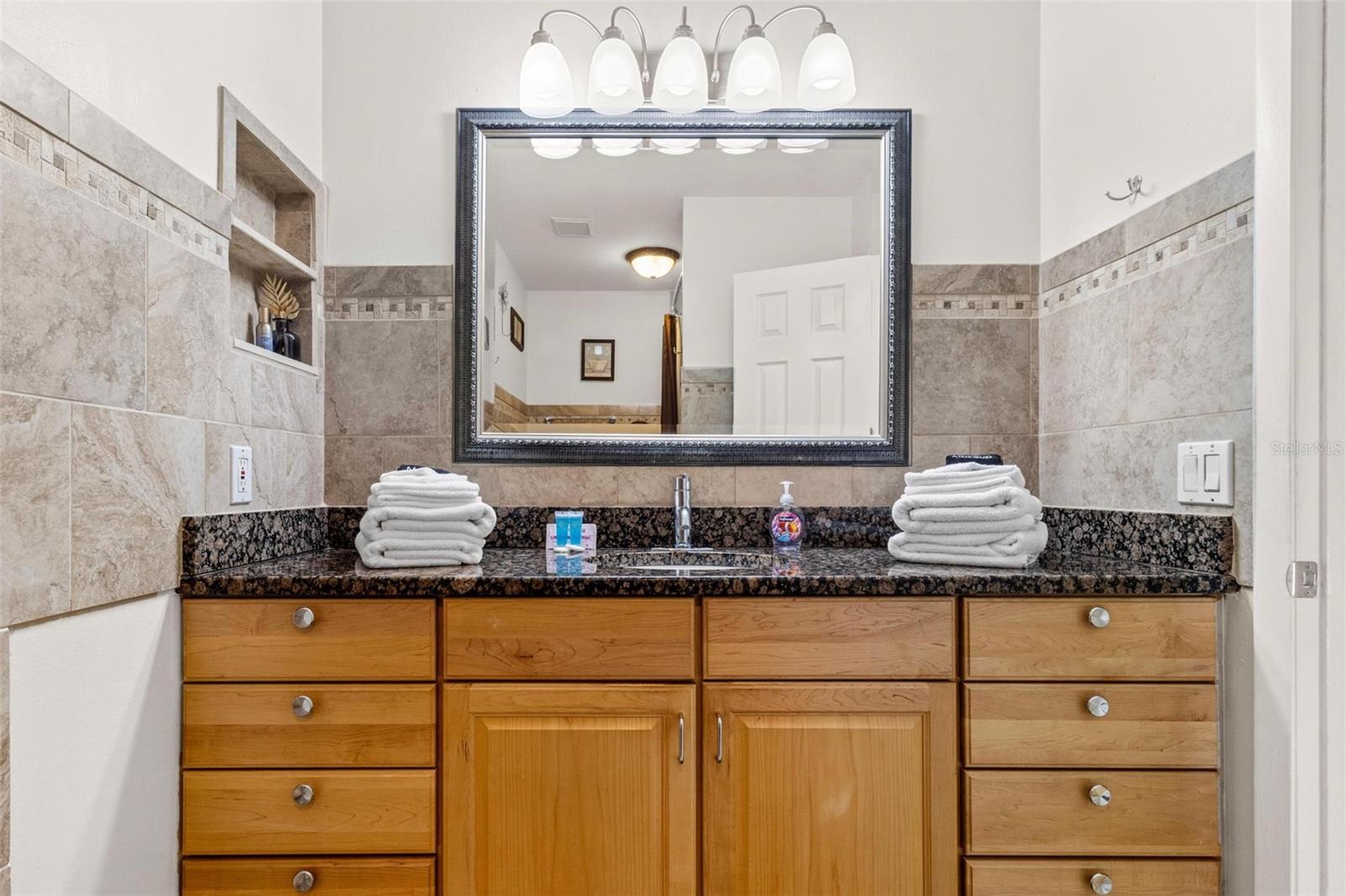 8517 43RD AVE W, BRADENTON, FL, 34209
