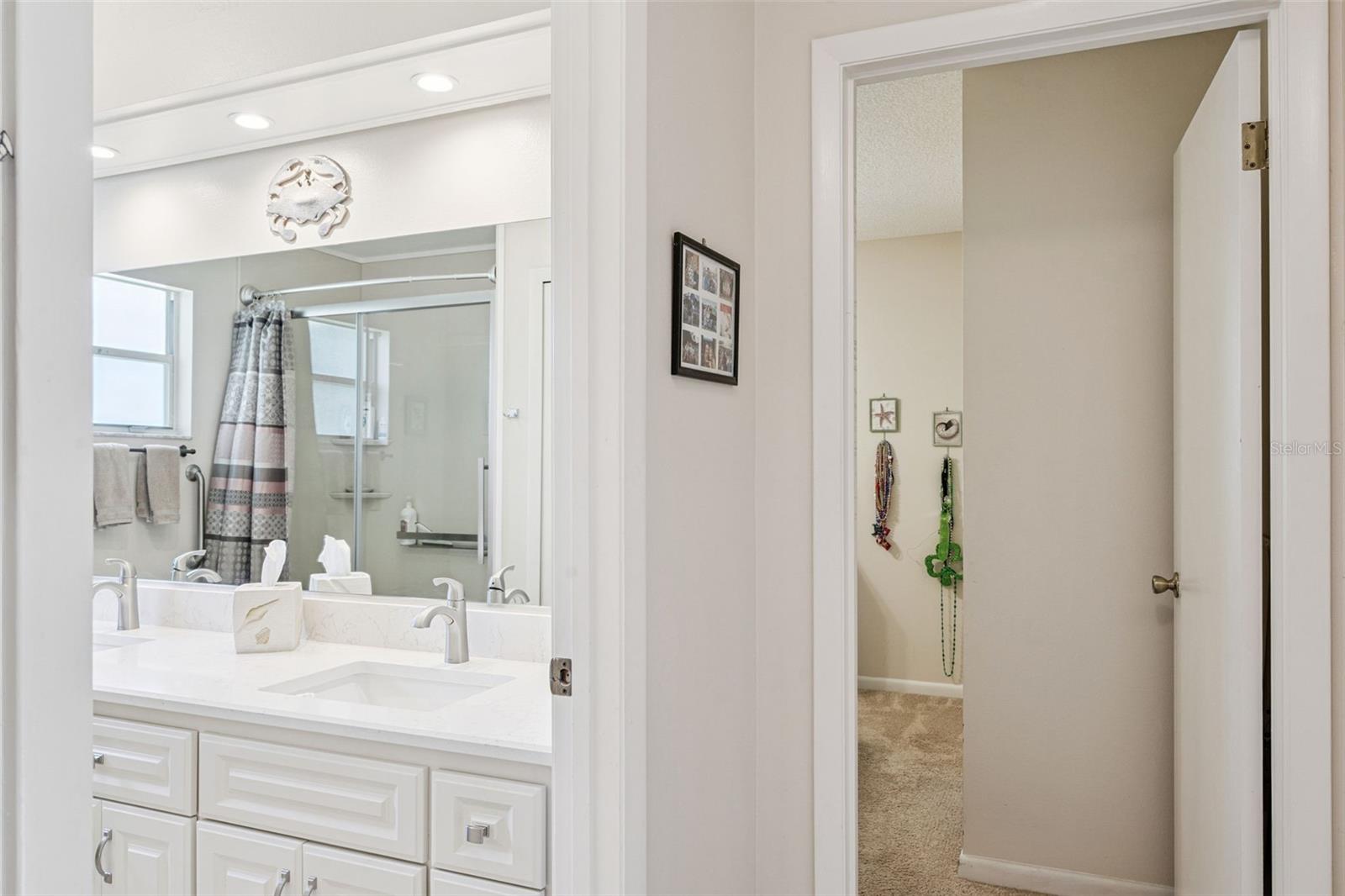 25933 NEWCOMBE CIR, LEESBURG, FL, 34748