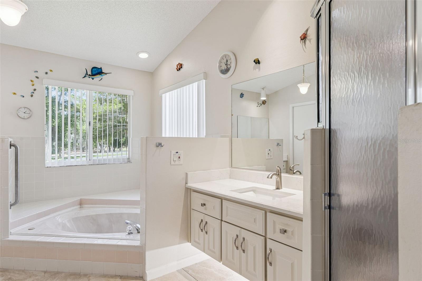 25933 NEWCOMBE CIR, LEESBURG, FL, 34748