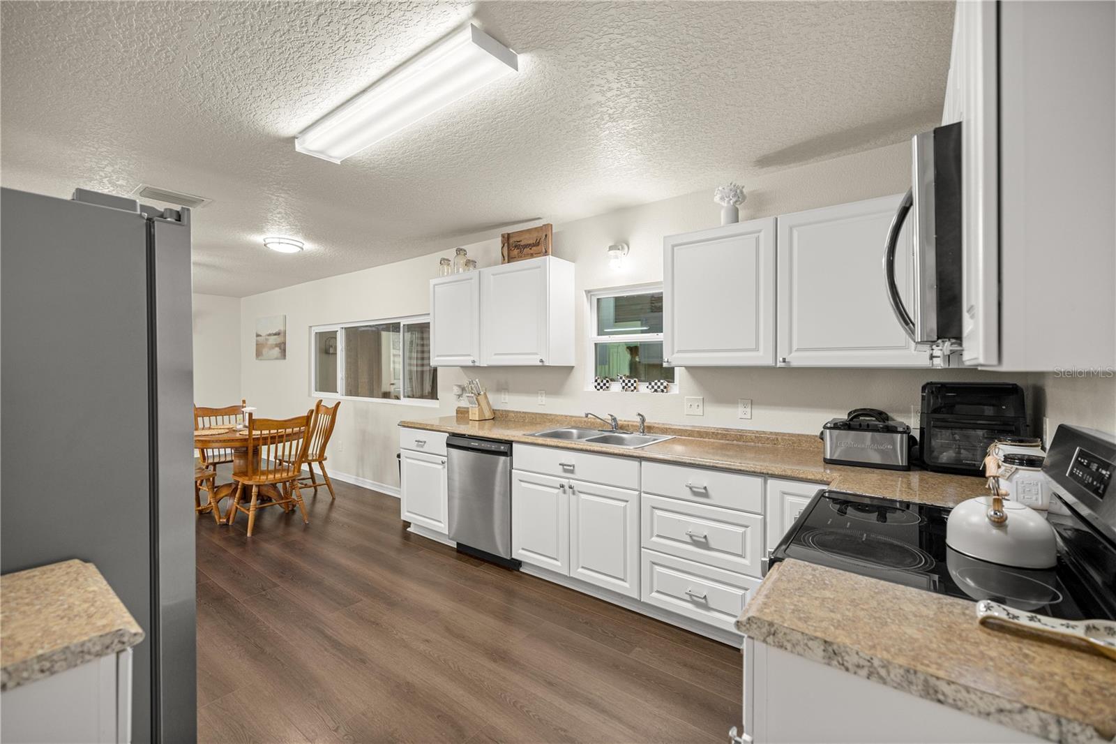 8121 COUNTY ROAD 243B, WILDWOOD, FL, 34785