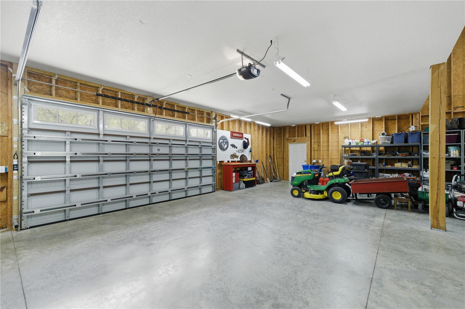 8121 COUNTY ROAD 243B, WILDWOOD, FL, 34785