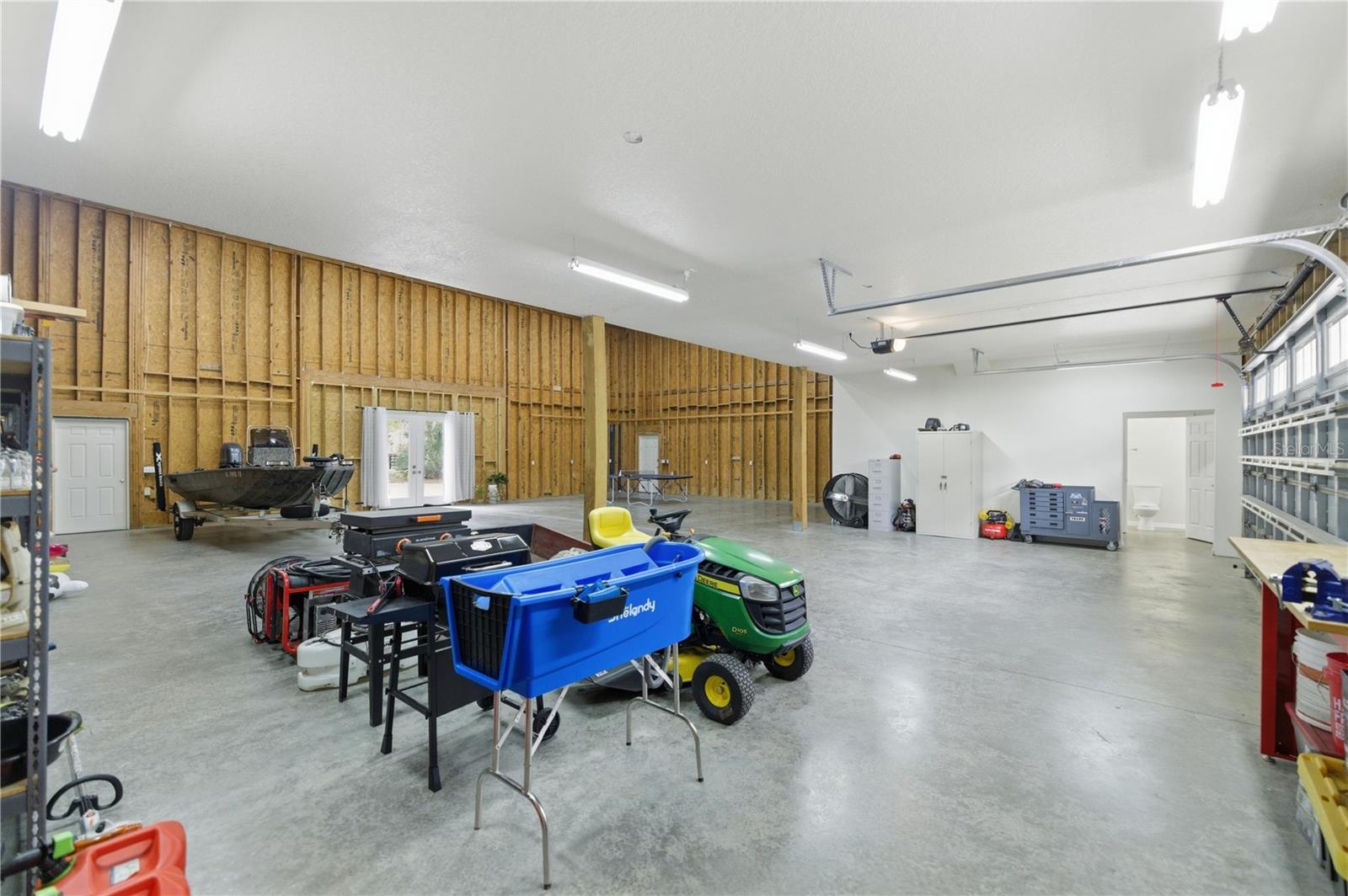8121 COUNTY ROAD 243B, WILDWOOD, FL, 34785