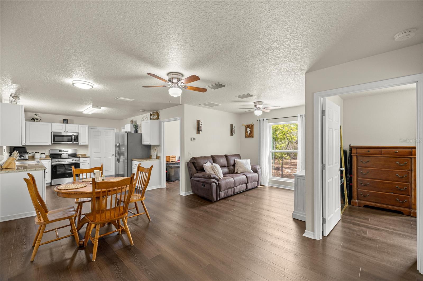 8121 COUNTY ROAD 243B, WILDWOOD, FL, 34785