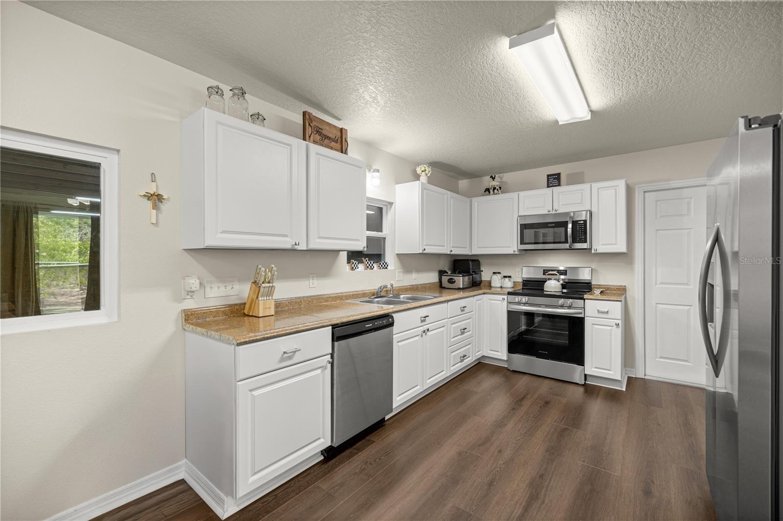 8121 COUNTY ROAD 243B, WILDWOOD, FL, 34785