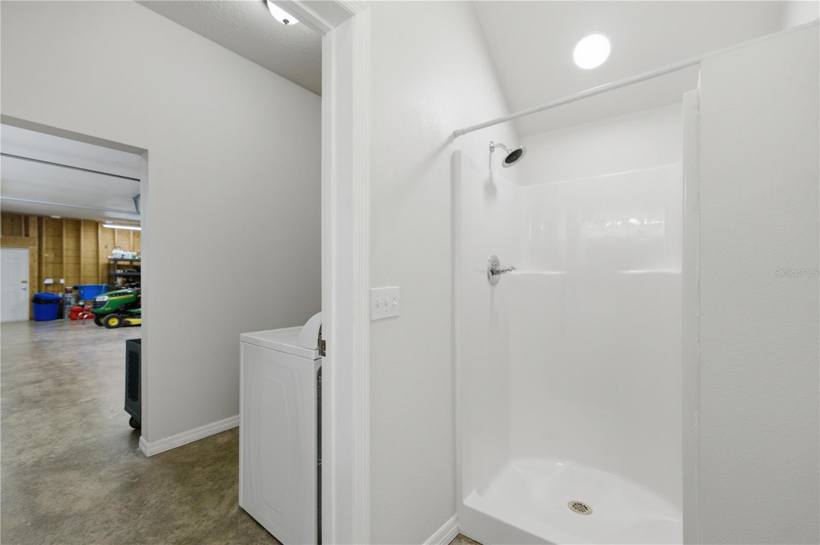 8121 COUNTY ROAD 243B, WILDWOOD, FL, 34785
