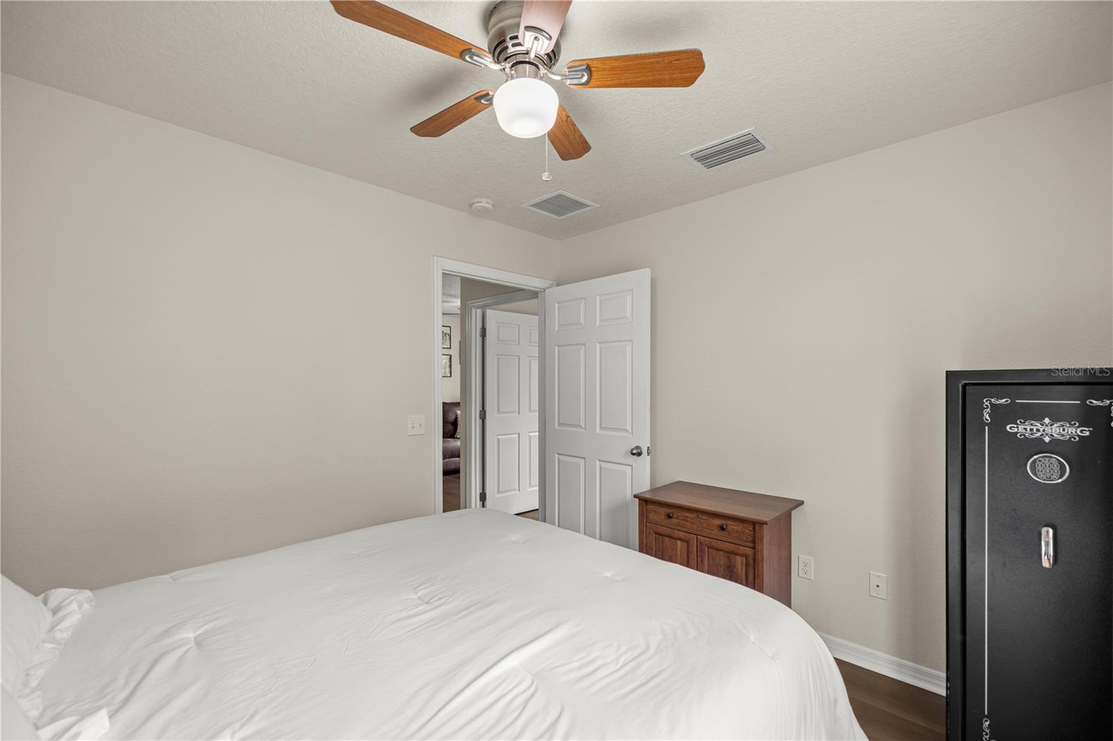 8121 COUNTY ROAD 243B, WILDWOOD, FL, 34785