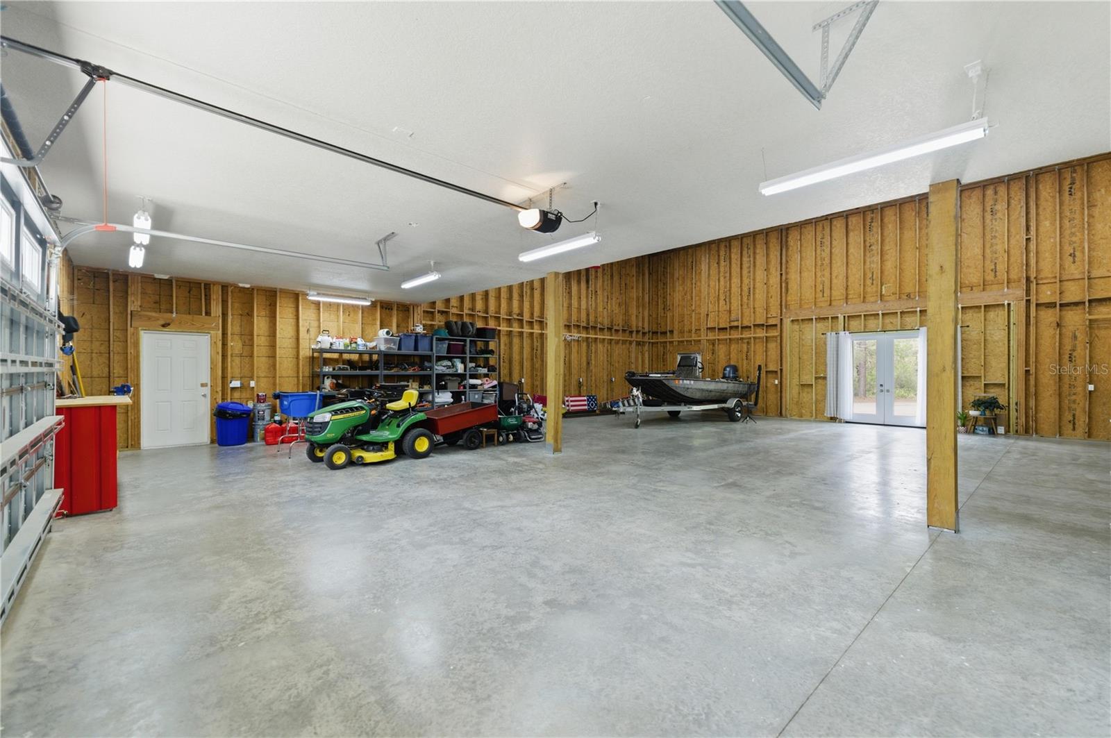 8121 COUNTY ROAD 243B, WILDWOOD, FL, 34785