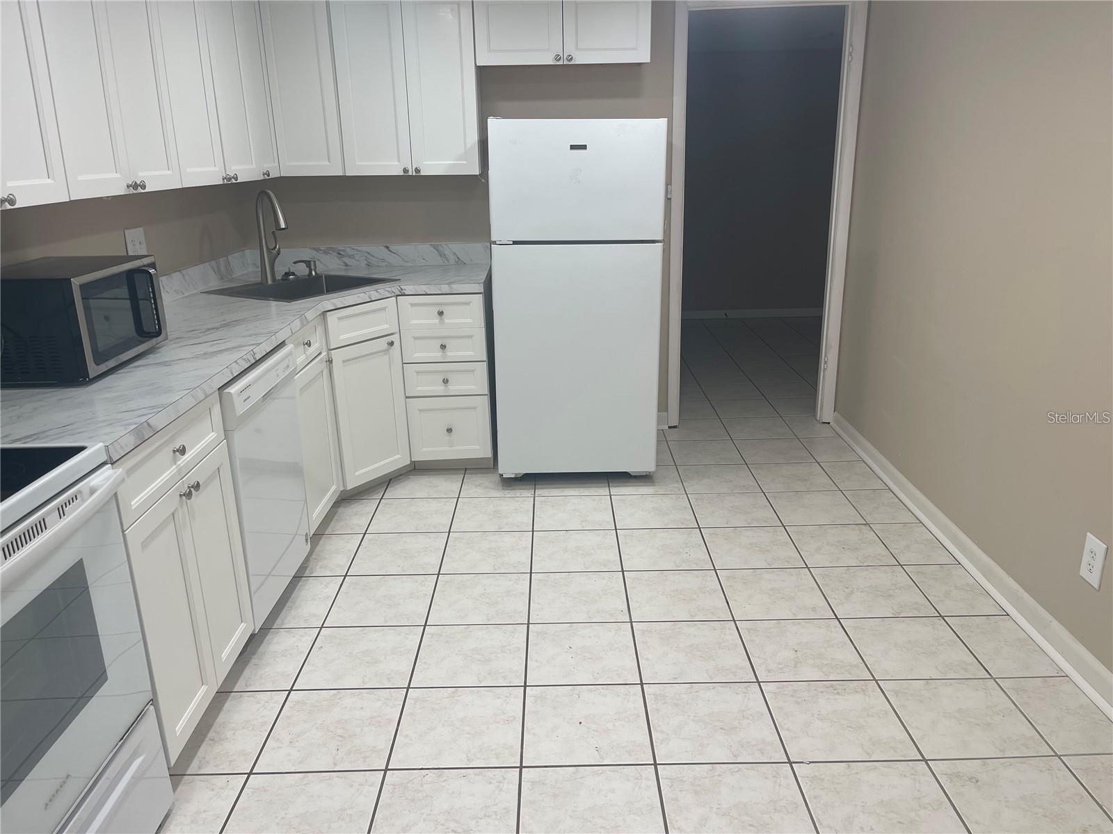 851 BAYWAY BLVD #103, CLEARWATER BEACH, FL, 33767