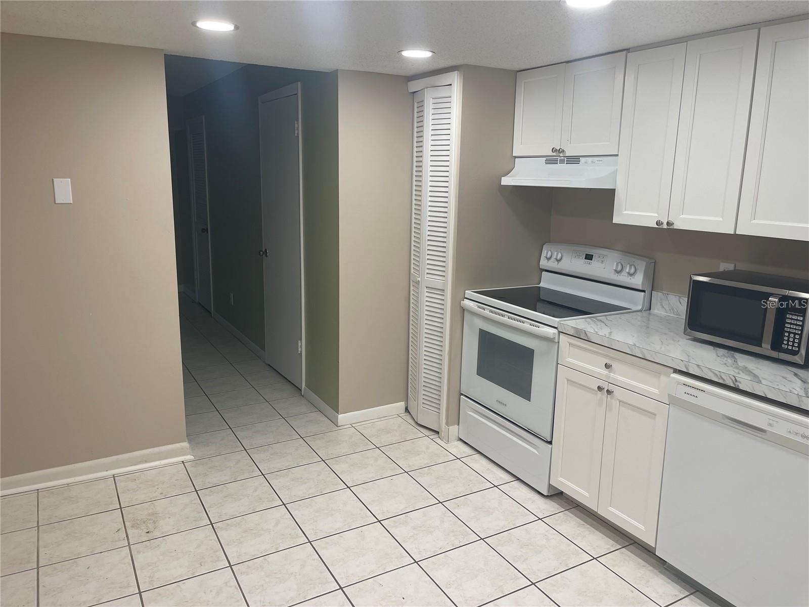 851 BAYWAY BLVD #103, CLEARWATER BEACH, FL, 33767