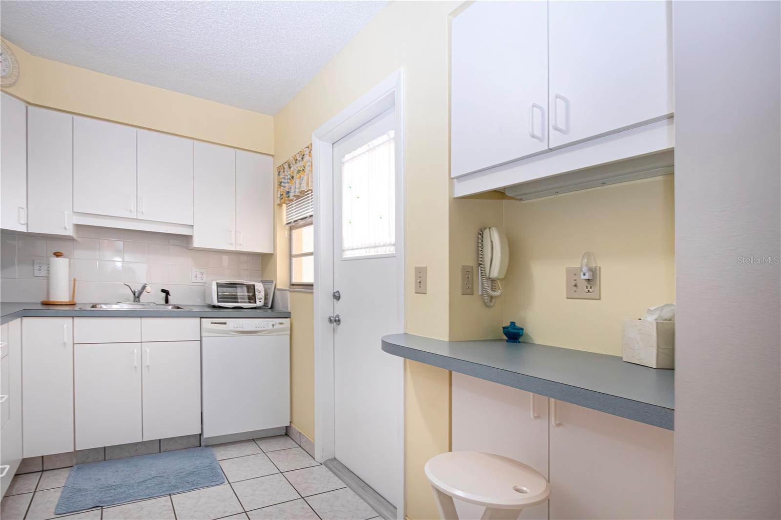 390 301 BLVD W #12D, BRADENTON, FL, 34205