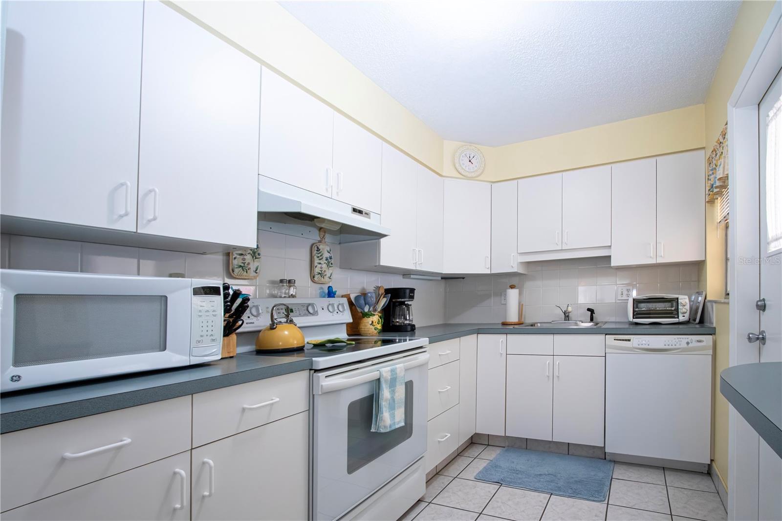 390 301 BLVD W #12D, BRADENTON, FL, 34205