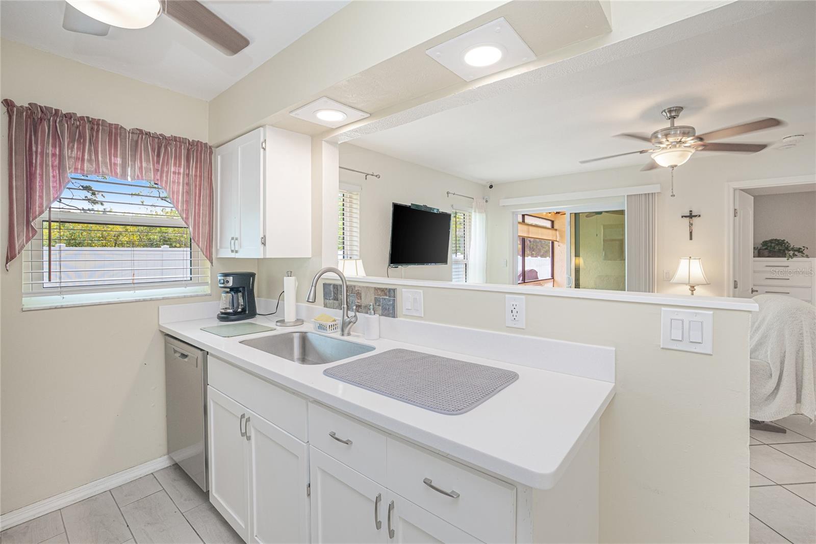 24540 HARBORVIEW RD #D3, PUNTA GORDA, FL, 33980