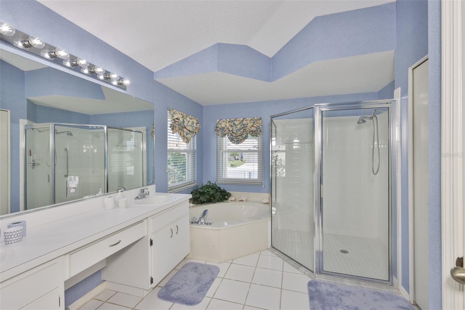 2422 E DEL WEBB BLVD, SUN CITY CENTER, FL, 33573