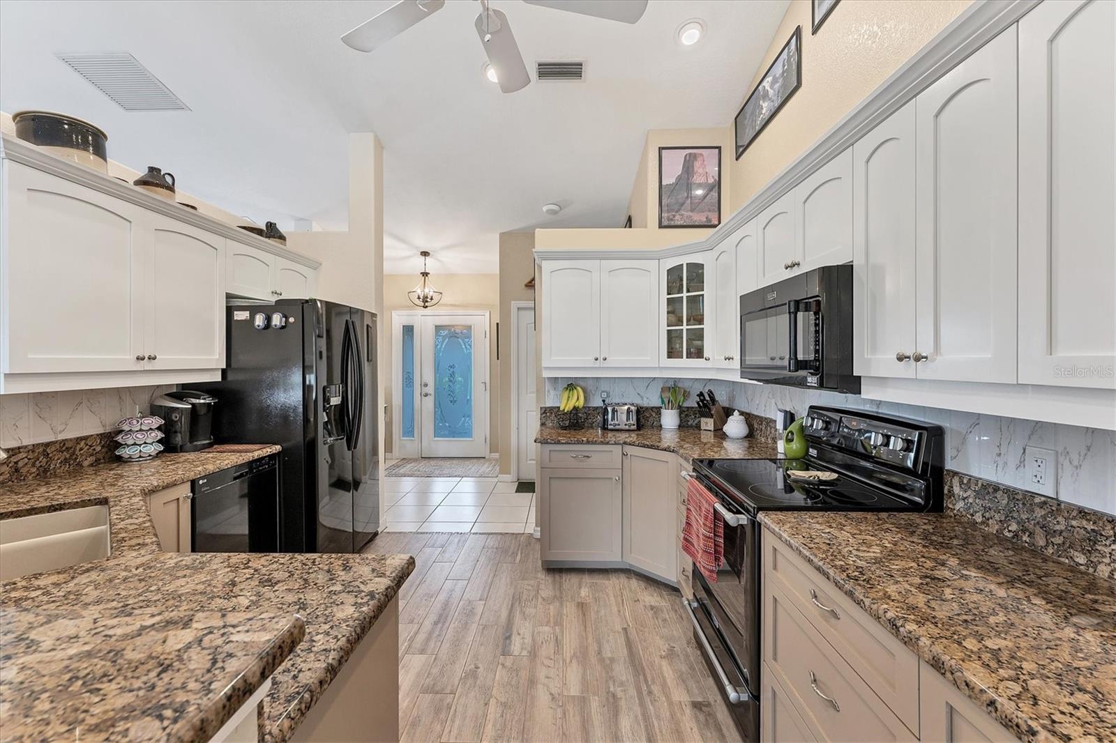 2555 DIXON TER, PORT CHARLOTTE, FL, 33981