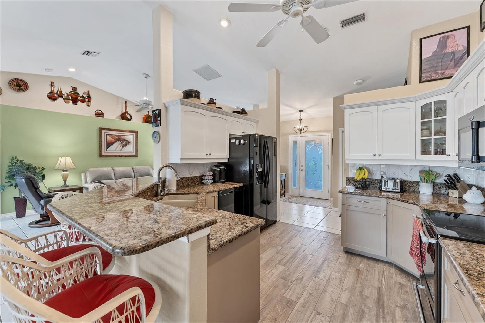 2555 DIXON TER, PORT CHARLOTTE, FL, 33981