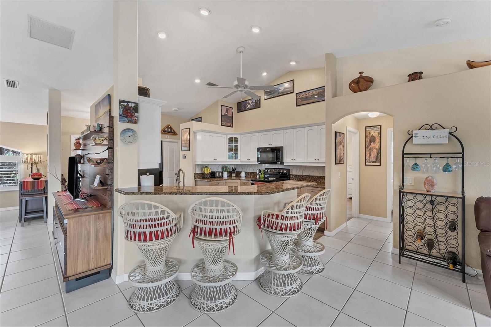 2555 DIXON TER, PORT CHARLOTTE, FL, 33981