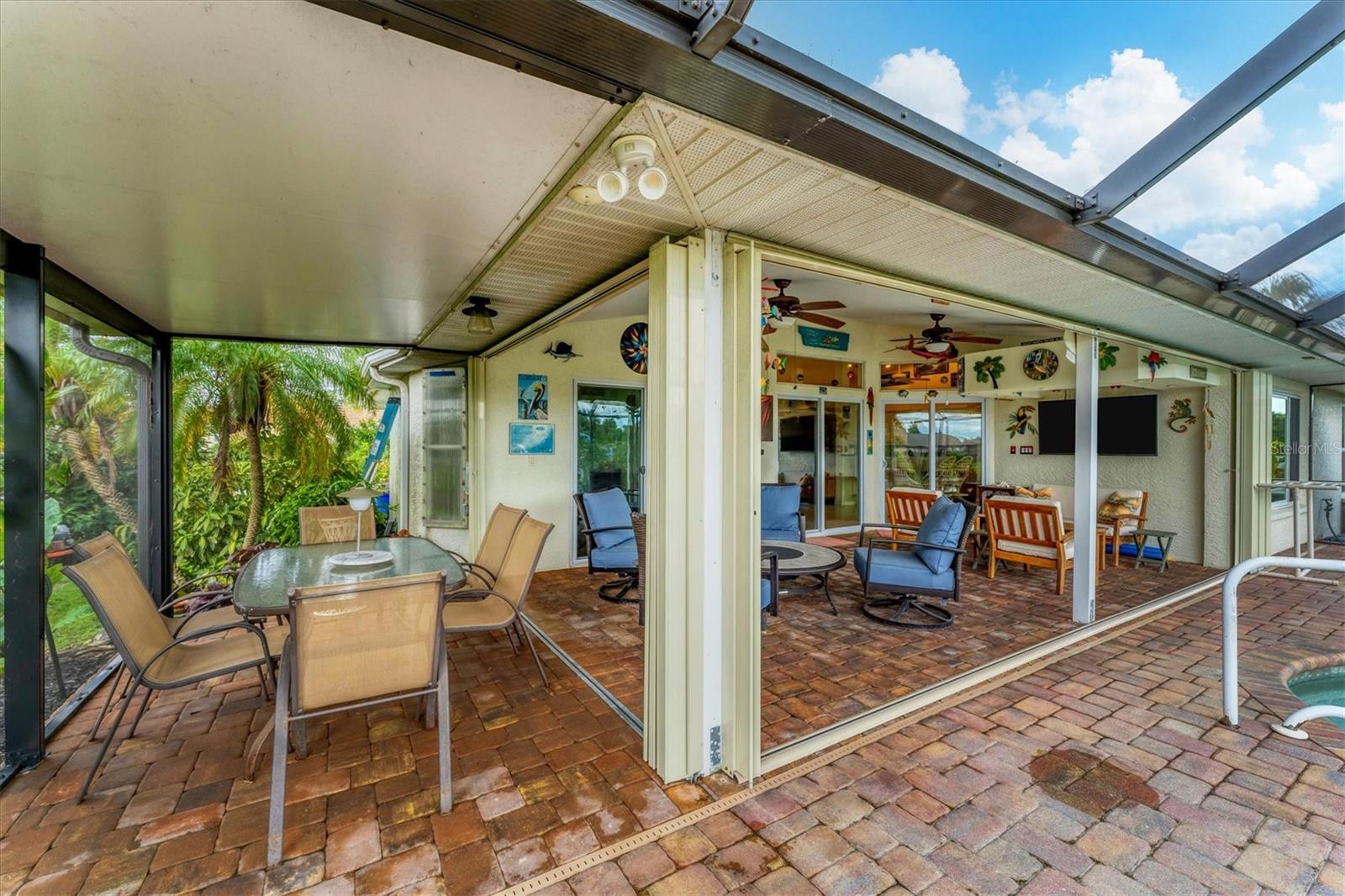 2555 DIXON TER, PORT CHARLOTTE, FL, 33981