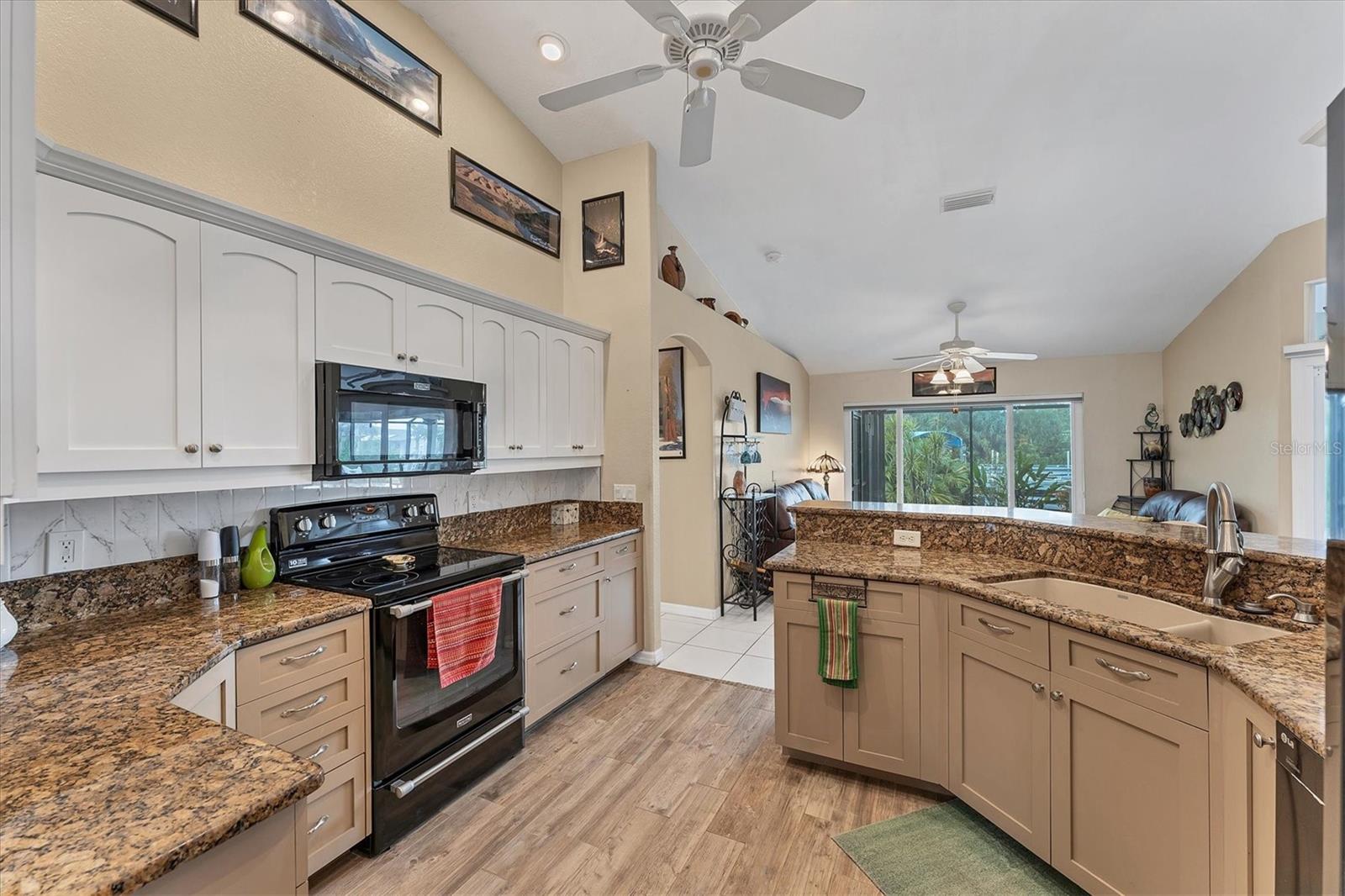 2555 DIXON TER, PORT CHARLOTTE, FL, 33981